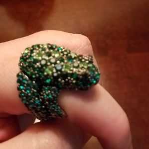 Frog ring